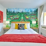 Kenton Hotel
