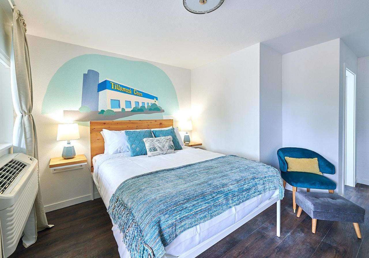 Kenton Hotel 2*