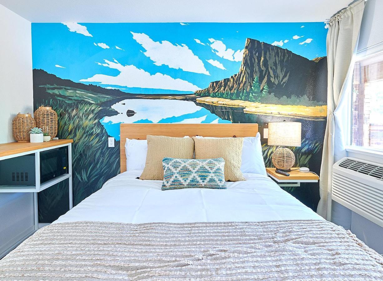 Kenton Hotel 2*